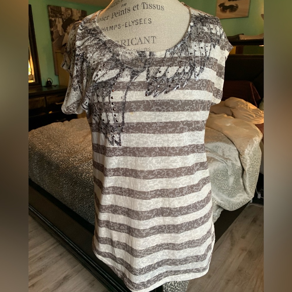 Rock & Republic Womens Angel T-Shirt with Wings Size Small Gray & White Stripes